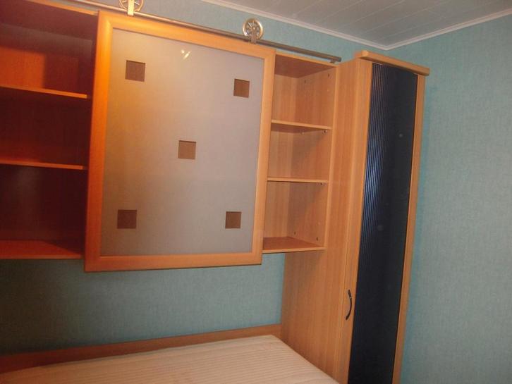 kleerkast , commode en bed, Huis en Inrichting, Slaapkamer | Complete slaapkamers, Gebruikt, Tweepersoons, Ophalen