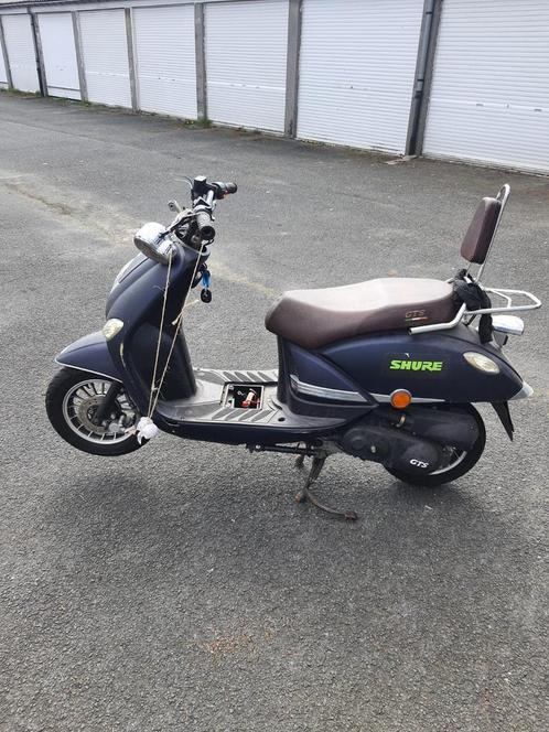 Gts type a scooter voor wisselstukken met werkende motor, Fietsen en Brommers, Snorfietsen en Snorscooters, Gebruikt, Ophalen