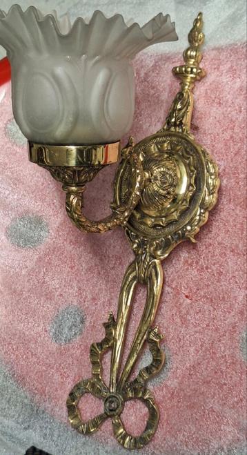 Prachtige appliqué wandlamp  beschikbaar voor biedingen