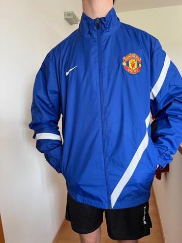 Veste training nike Manchester United disponible aux enchères