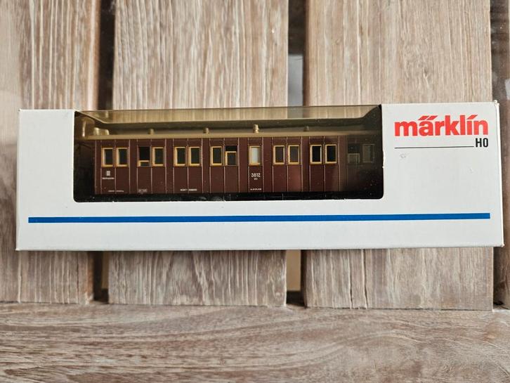 Voiture à plates-formes pour train rapide Märklin 4213, Hobby & Loisirs créatifs, Trains miniatures | HO, Comme neuf, Wagon, Märklin