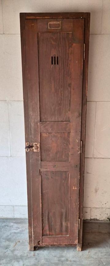 Wehrmacht bunker kleding kast uit 1939. beschikbaar voor biedingen