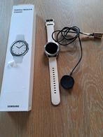 Samsung Galaxy Watch 4 classic - 9 bracelets, Bijoux, Sacs & Beauté, Montres connectées, Enlèvement, Blanc