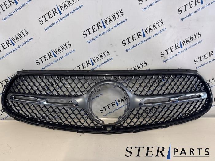 Grille van een Mercedes GLC-Klasse (9040), Auto-onderdelen, Carrosserie, Mercedes-Benz, Gebruikt, 3 maanden garantie, Ophalen of Verzenden