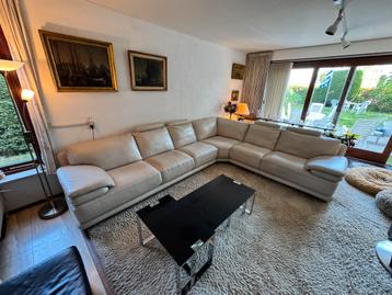 Hoekbank Chateau d’ax, cremekleur, als nieuw !! beschikbaar voor biedingen