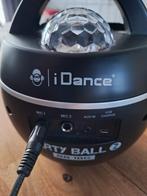 I dance party bal, Enlèvement