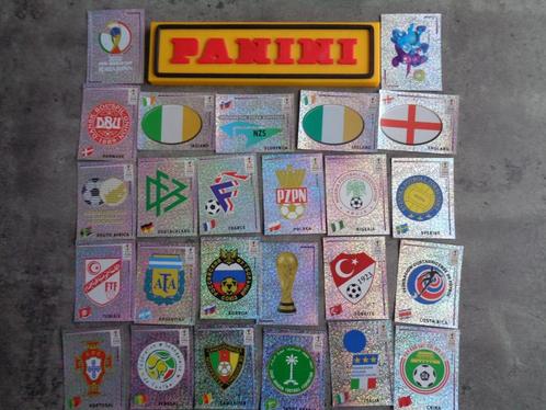 PANINI VOETBAL STICKERS WORLD CUP 2002 emblemen 25x badges , Hobby en Vrije tijd, Stickers en Plaatjes, Ophalen of Verzenden