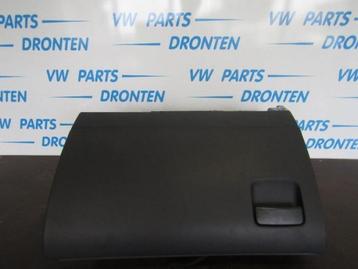Dashboardkastje van een Audi A8 beschikbaar voor biedingen