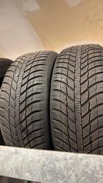 2 pneus d'hiver Nexen 205/50/17 avec fixation, Enlèvement
