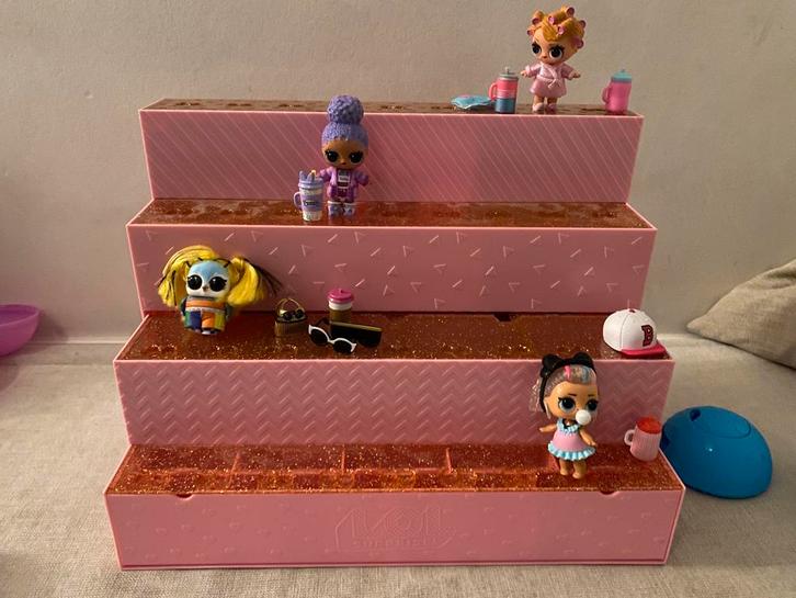 LOL pop-up store plus 5 bollen (popjes en toebehoren), Verzamelen, Poppetjes en Figuurtjes, Zo goed als nieuw, Ophalen