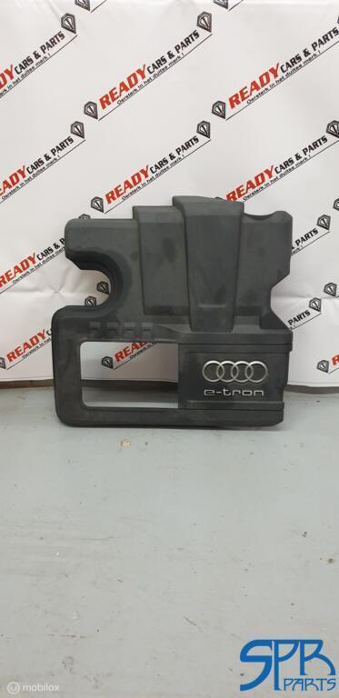 AUDI A3 8V E-TRON Afdekplaat motor MOTORPLAAT 04E103925C, Auto-onderdelen, Motor en Toebehoren, Audi, Gebruikt, Ophalen of Verzenden