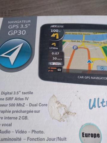 Appareil GPS mobile pour la voiture disponible aux enchères