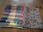 2 Foulards de coloris multicolore, Miss-terre et autre, Porté, Envoi
