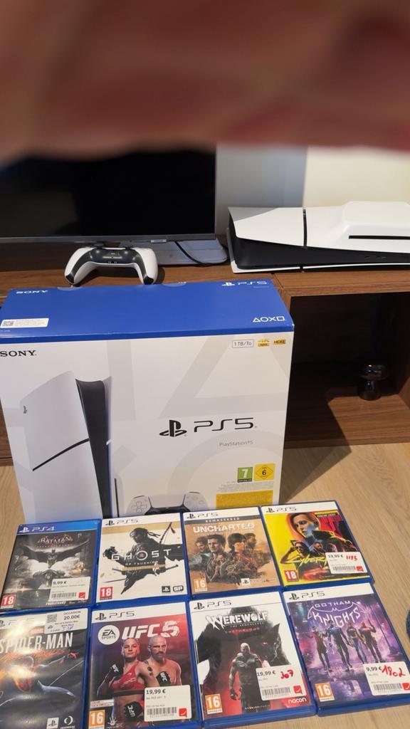 PS5 Slim 1To Édition Disque NEUVE + Manette + 7 Jeux, Games en Spelcomputers, Spelcomputers | Sony PlayStation 5, Zo goed als nieuw