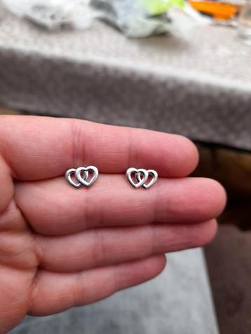 Zilveren oorbellen haartje's 925 gestempeld in nieuwe staat 