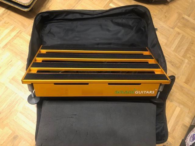 Aclam Pedal Board 65 x 35 cm + Draagtas, Muziek en Instrumenten, Effecten, Zo goed als nieuw, Overige typen, Ophalen