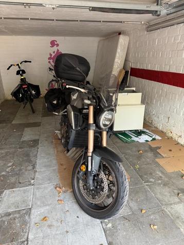 Honda CB650R 2022 met garantie tot 24/02/2027 beschikbaar voor biedingen
