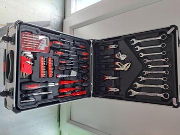 Valise metallique, avec 109 outils assortis beschikbaar voor biedingen