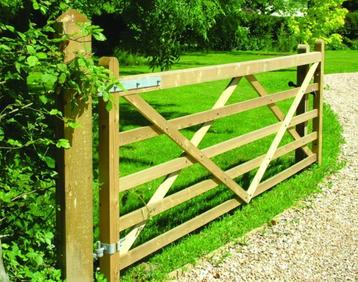 Engelse houten (weide)poorten met 25 jaar garantie!