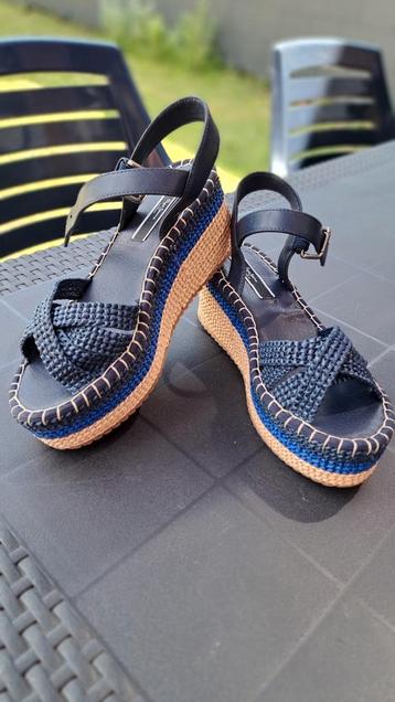 Schoenen beschikbaar voor biedingen