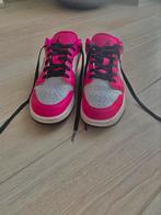 Roze en zwarte Nike Jordan schoen, Kleding | Dames, Sneakers, Nike, Gedragen, Roze