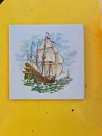 Tegel : oude Spaanse zeilboot, Antiek en Kunst, Antiek | Wandborden en Tegels, Ophalen of Verzenden