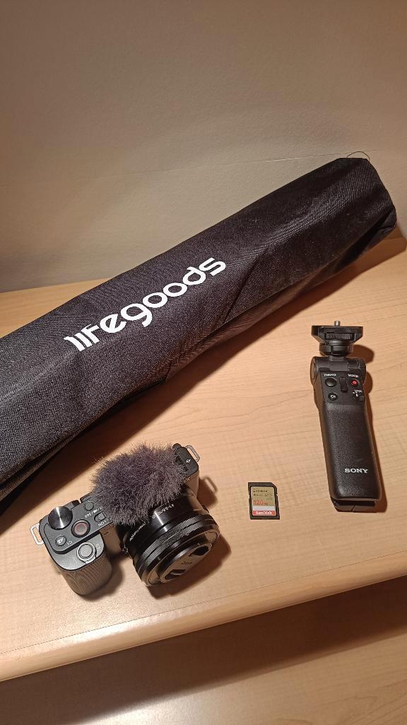 Sony ZV-E10 (4K) (€100+ Accessoires INBEGREPEN), Audio, Tv en Foto, Videocamera's Digitaal, Zo goed als nieuw, Camera, Sony, Minder dan 8x