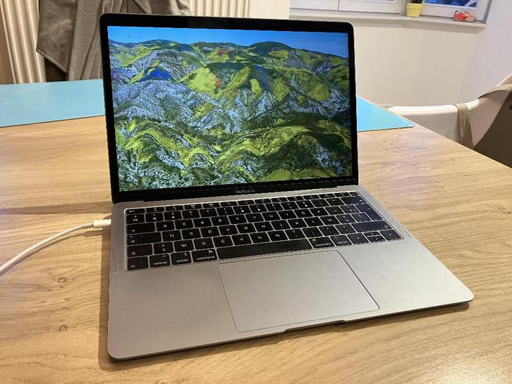 Apple MacBook Air, Computers en Software, Apple Macbooks, Zo goed als nieuw, MacBook, 13 inch, Minder dan 2 Ghz, 256 GB, 8 GB