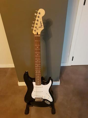 Fender squier stratocaster, Musique & Instruments, Enlèvement, Comme neuf, Semi-solid body, Fender