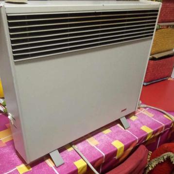 chauffage par radiateur thermostatique sur pieds 1000/2000 w disponible aux enchères