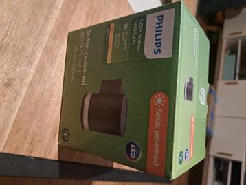 Philips Fyce solar wandlamp .buitenlamp beschikbaar voor biedingen