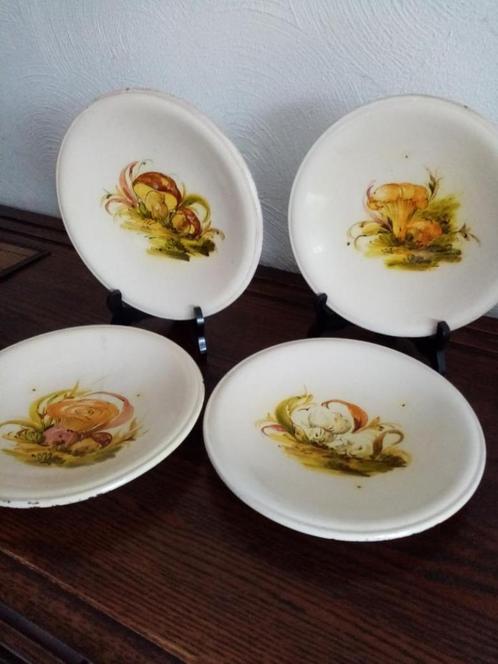 4 sierborden borden thema paddenstoelen + 2 staanders (45jr), Antiek en Kunst, Antiek | Servies los, Ophalen of Verzenden