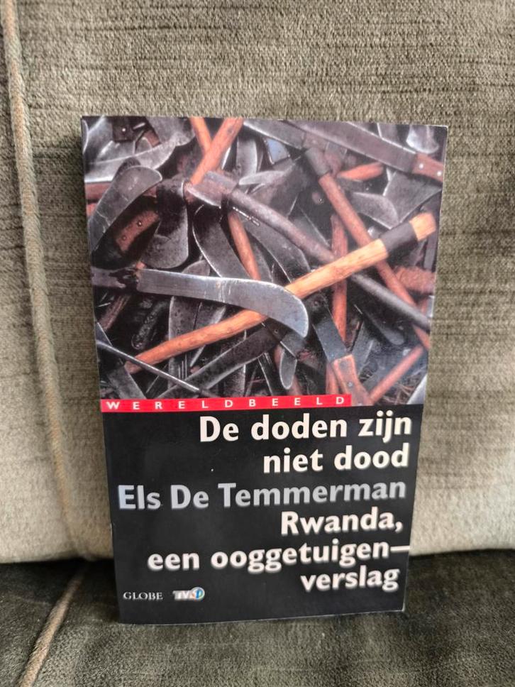 De doden zijn niet dood.   (Els De Temmerman), Boeken, Politiek en Maatschappij, Zo goed als nieuw, Maatschappij en Samenleving