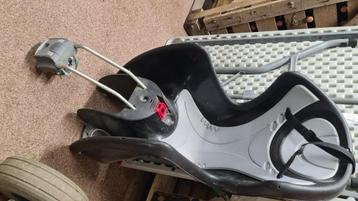 Fietsstoeltje  beschikbaar voor biedingen