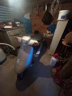 Scooter classe a avec papier, Fietsen en Brommers, Ophalen, Zo goed als nieuw