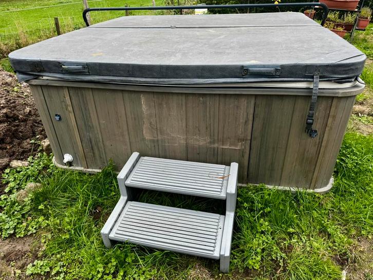 Jacuzzi 6 personen, Tuin en Terras, Zwembad-toebehoren, Gebruikt, Verwarming, Ophalen