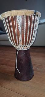 DJEMBE de Gambie. Posible de faire combo avec Didgeridoo, Musique & Instruments, Batteries & Percussions, Autres marques, Utilisé