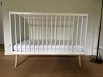 Quax Cocoon bed in ice white + matras + lakken, Kinderen en Baby's, Ophalen, Zo goed als nieuw