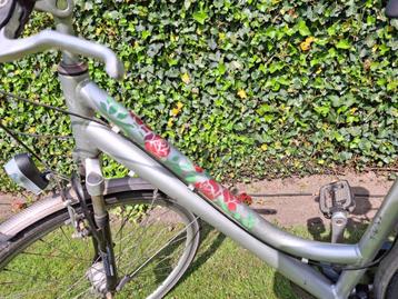 Damesfiets/tiener fiets 50€ beschikbaar voor biedingen