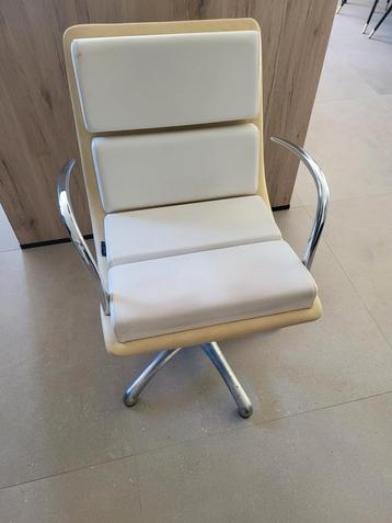 Chaise de coiffeur Made in italy Pietranera beschikbaar voor biedingen