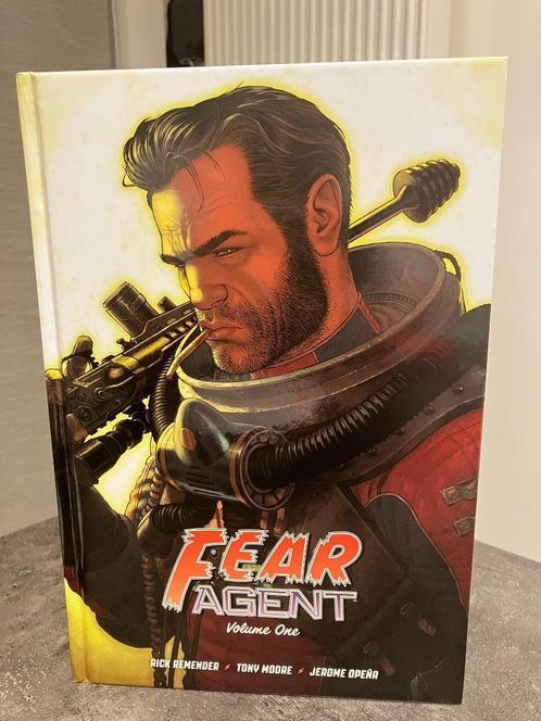 Fear Agent Deluxe Volume 1 & Volume 2 HC, Boeken, Strips | Comics, Complete serie of reeks, Amerika, Ophalen of Verzenden