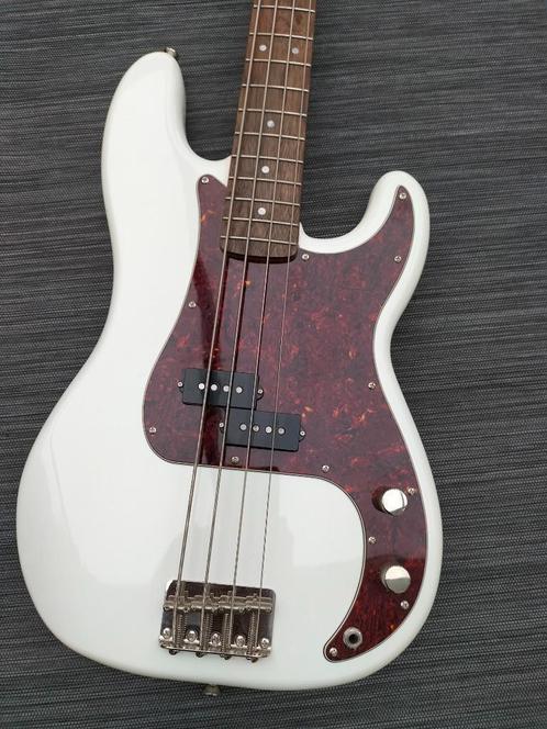 Squier Classic Vibe 60s precision bas, Muziek en Instrumenten, Snaarinstrumenten | Gitaren | Bas, Gebruikt, Elektrisch, Ophalen