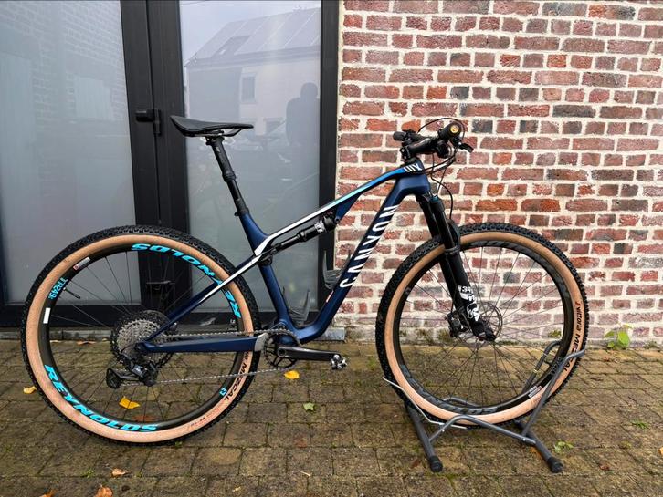 Canyon Lux CF7 - taille M, Fietsen en Brommers, Fietsen | Mountainbikes en ATB, Zo goed als nieuw, Ophalen