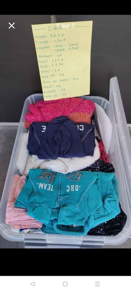 Bac de vêtements 2 ans fille, Ophalen, Gebruikt