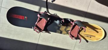Snowboard et fixations - BullWhip 300, Enlèvement, Comme neuf, Planche