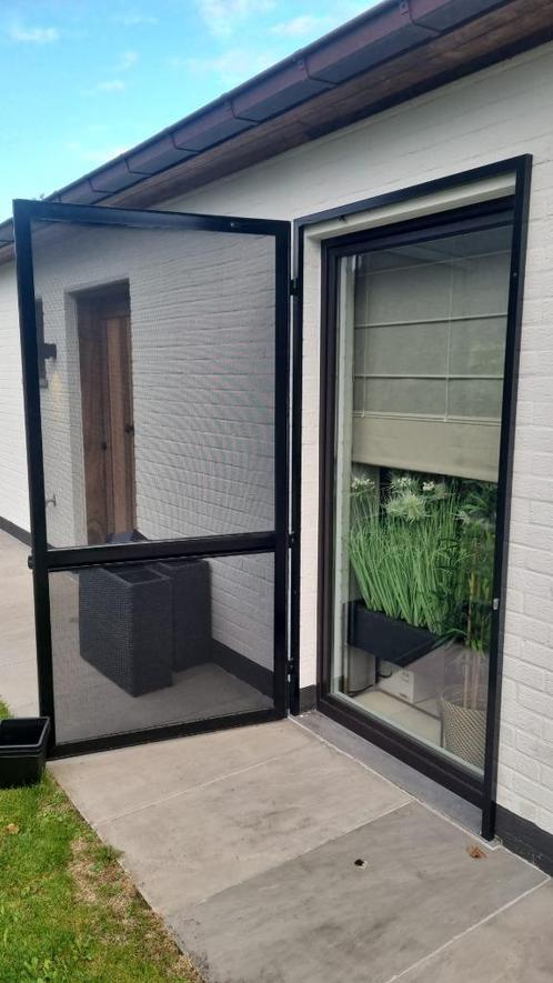 SPLINTERNIEUWE vliegenraam-deur hor te koop wegens verhuis, Doe-het-zelf en Bouw, Deuren en Vliegenramen, Nieuw, Buitendeur, 215 cm of meer