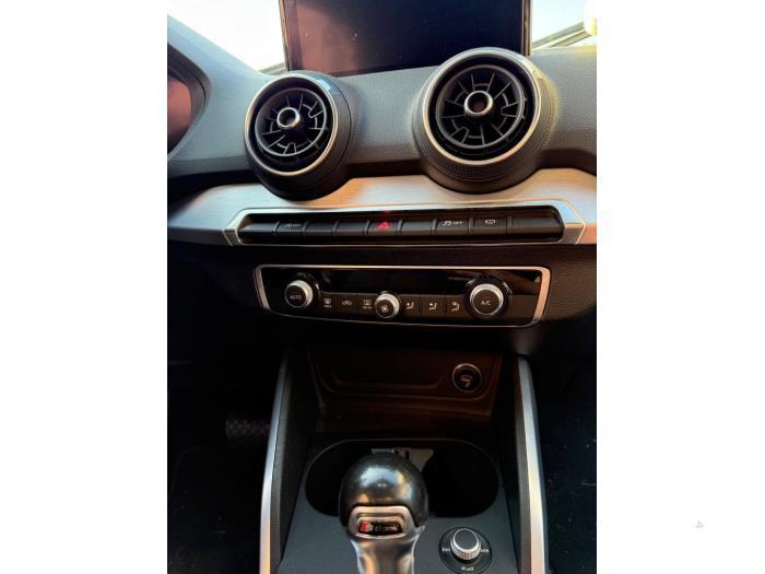 Kachel Bedieningspaneel van een Audi Q2, Auto-onderdelen, Dashboard en Schakelaars, Audi, Gebruikt, 3 maanden garantie