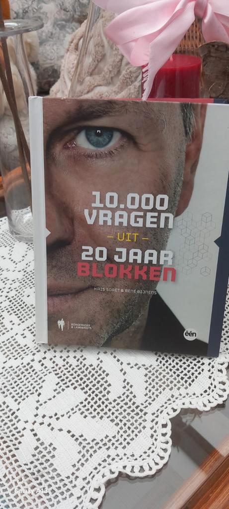 Kris Soret - 10.000 vragen uit 20 jaar blokken, Boeken, Kinderboeken | Jeugd | 13 jaar en ouder, Nieuw, Non-fictie, Ophalen of Verzenden