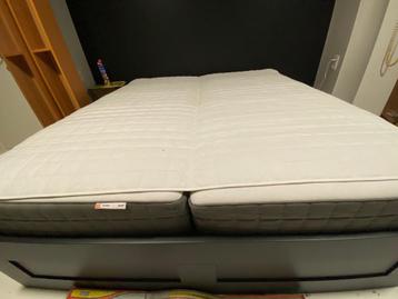 BRIMNES bed 180x200 2 matrassen Meer opslag dan je kleerkast beschikbaar voor biedingen