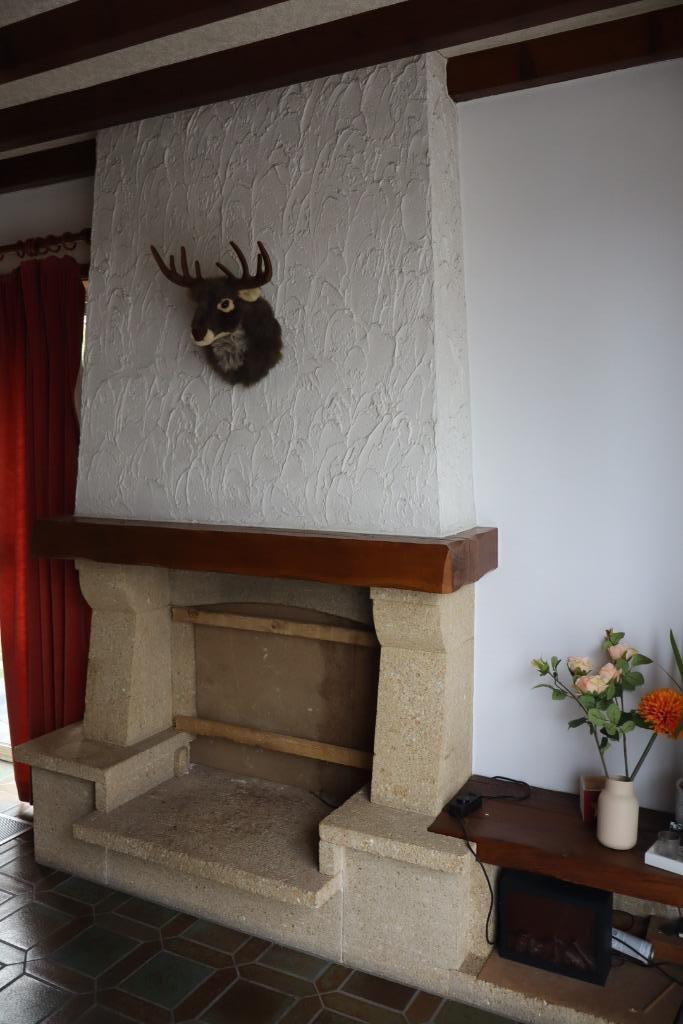 Cheminée rustique en pierre – emplacement pour insert, Huis en Inrichting, Haarden, Gebruikt, Houthaard, Ophalen